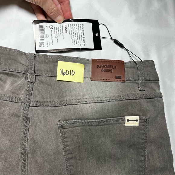 Barbell Men's Relaxed Athletic Fit Jeans - Concrete in color NWT - Picture 14 of 14